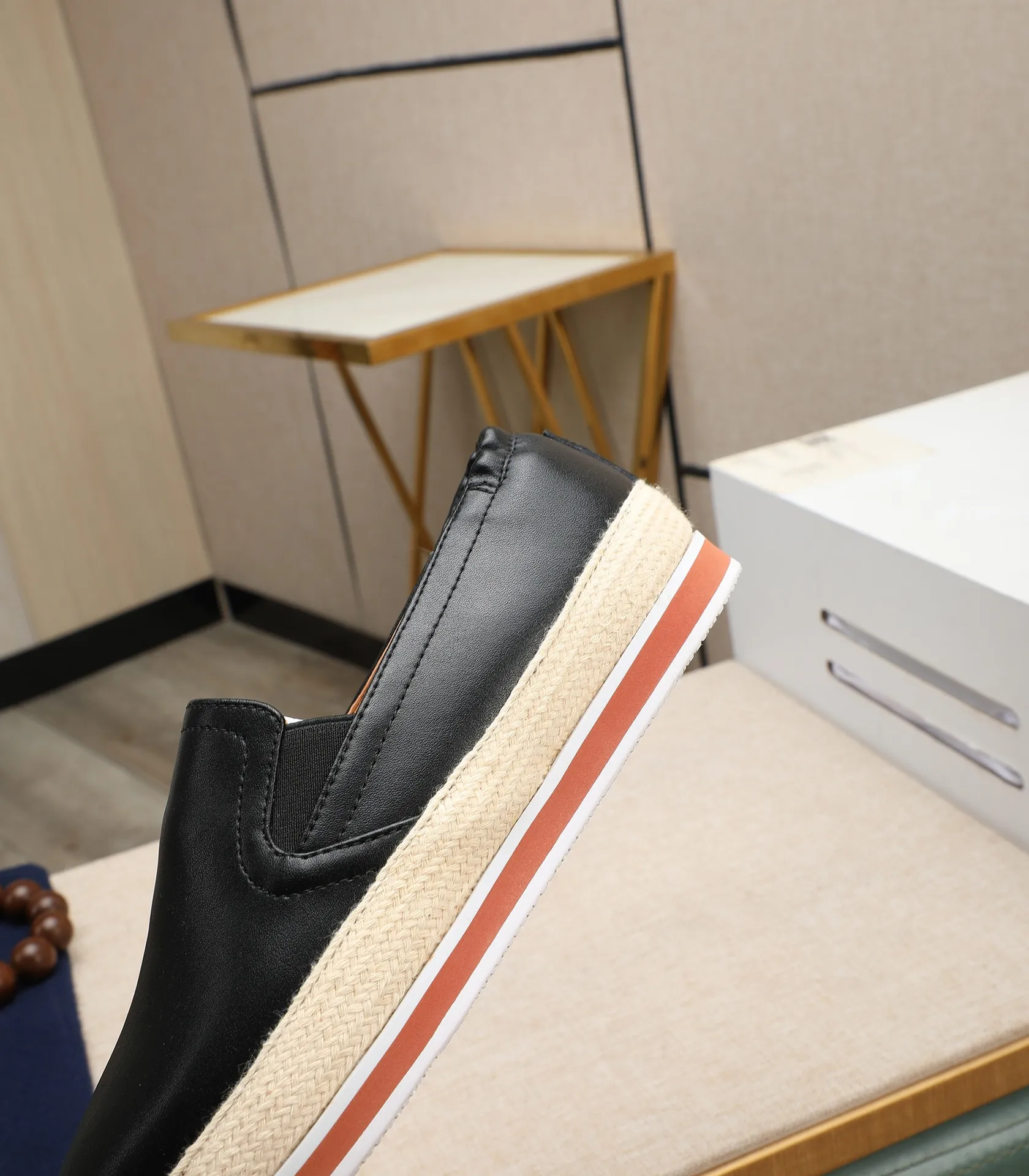 Men's men's shoes💰440🌹🌹[PRADA—Prada] 2024 latest model🙈original replica! 👟👟👟The uppers are made of top-notch workmanship from Italy🇮🇹Imported calfskin❗️Genuine leather lining@Suitable for travel, the original version has an enlarged engraved sole, making it suitable for all kinds of travel, showing low-key luxury. Let quality speak for itself. Color: Size: 38-44